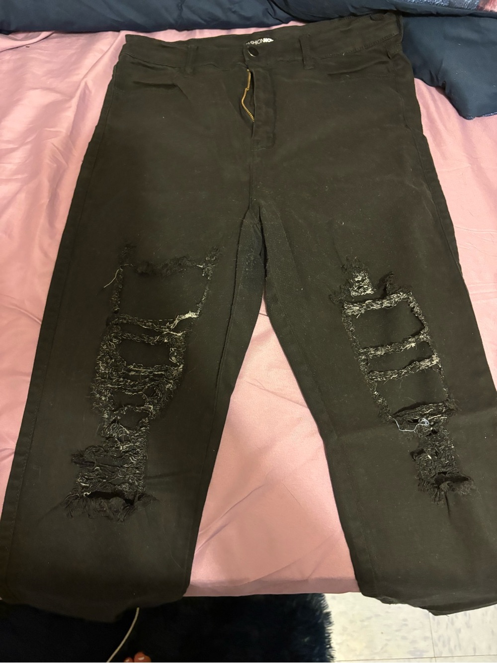 Fashion Nova Black Distressed Women's Jeggings